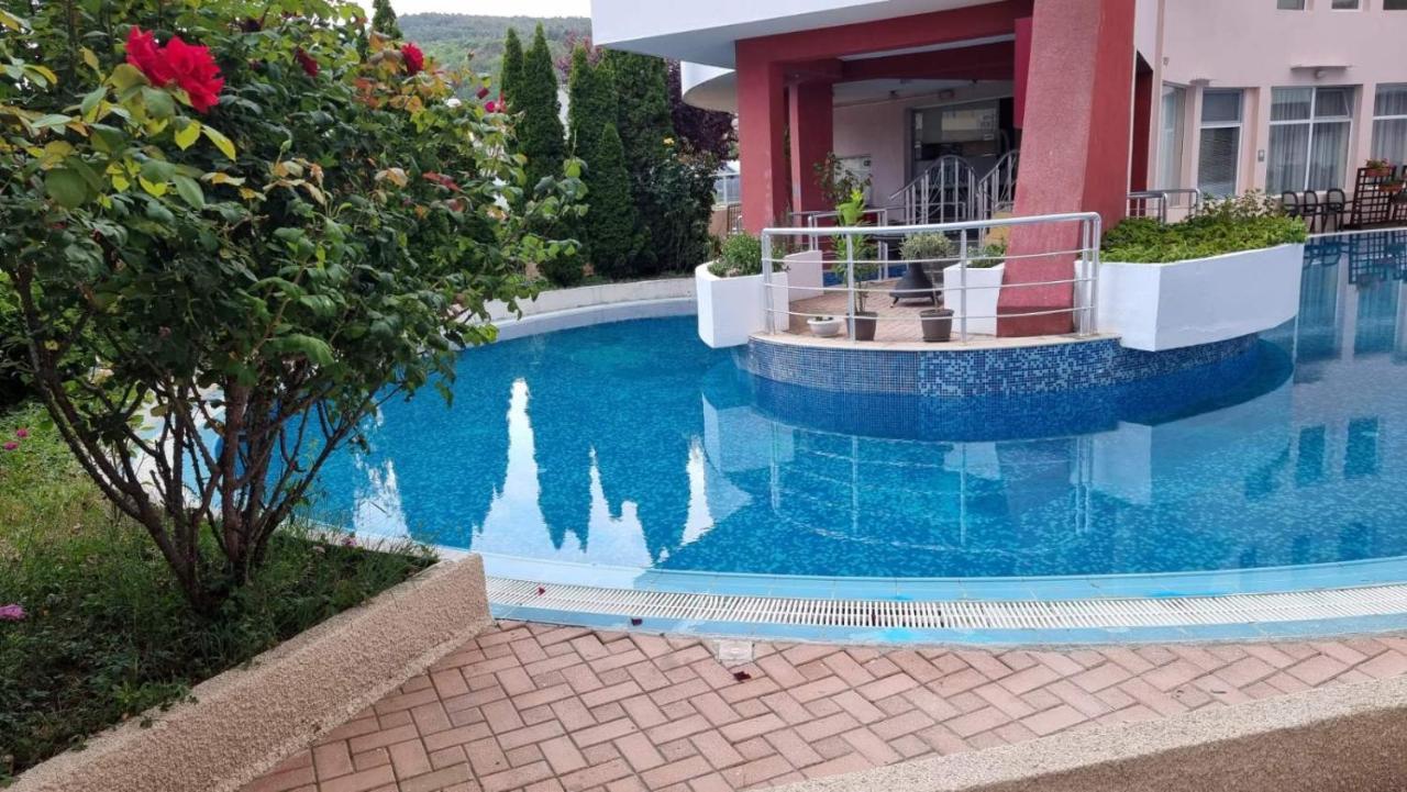 Бутикови Студиа Брита Kranevo Extérieur photo